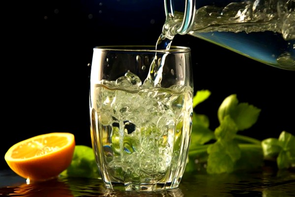 【深度解析】學(xué)校飲用水檢測：核心邏輯、關(guān)鍵指標(biāo)與安全保障路徑